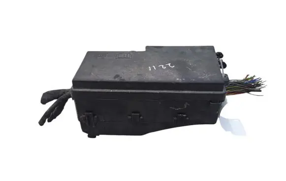 Volvo V40 Fuse module AV6T14A142AA 5B0Q10107 AV6T14A067AC