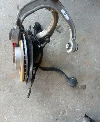 BMW X6 F16 Front wheel hub 6869870 77317