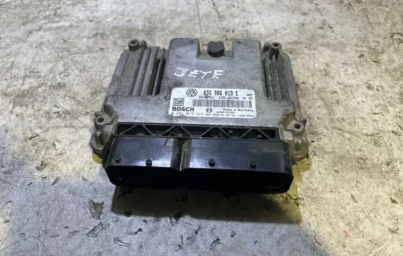 Skoda Roomster (5J) Engine control unit/module 03G906013E 0281013443 03G906013