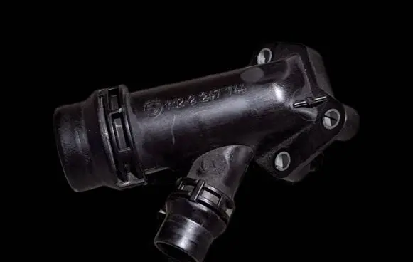 BMW 5 E60 E61 Engine coolant pipe/hose 1112247744