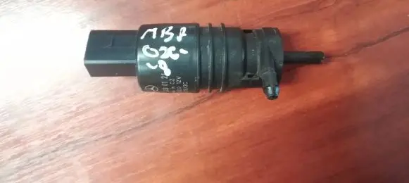 Mercedes-Benz CLS C219 Windscreen/windshield washer pump 2218690121