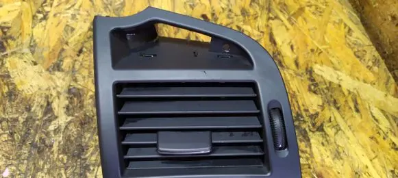 Mercedes-Benz S W221 Dashboard side air vent grill/cover trim A2218300154