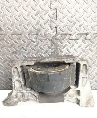 Volvo V50 Engine mount bracket 7M516F012YB