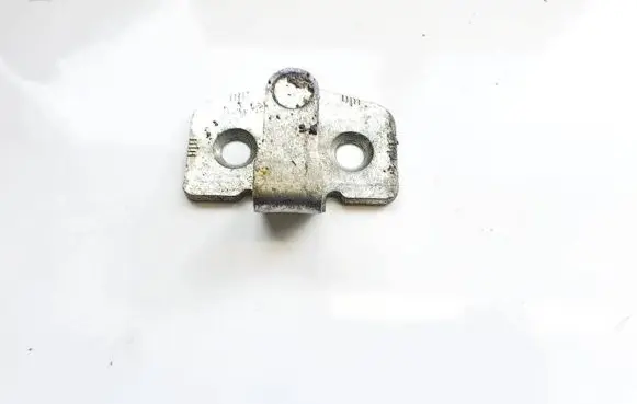 Opel Astra H Front door lock loop/hook striker 
