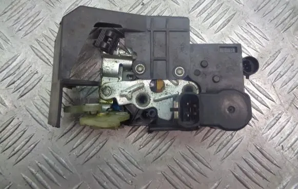 Alfa Romeo 156 Front door lock 18110242