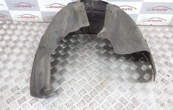 Rear arch fender liner splash guards