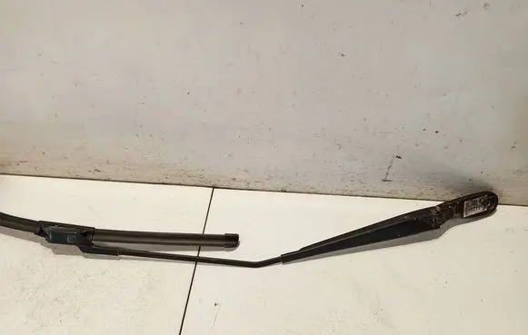 Volvo C30 Front wiper blade arm 8623160