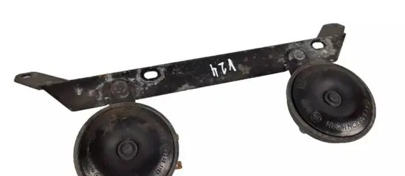 Nissan Juke I F15 Horn signal E9001163 A046466