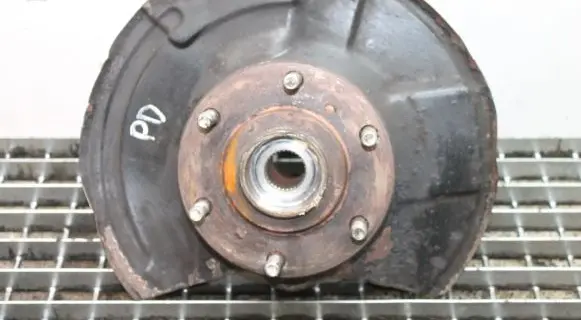 Mitsubishi Pajero Front wheel hub
