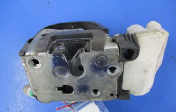 Alfa Romeo 147 Front door lock