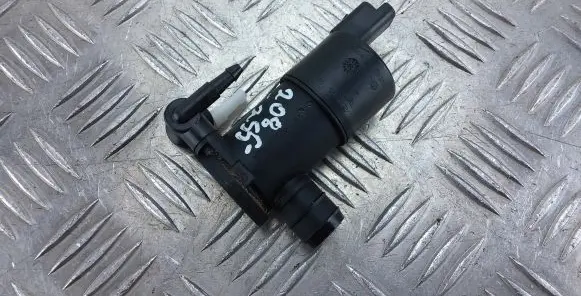 Peugeot 208 Windscreen/windshield washer pump 9825894180