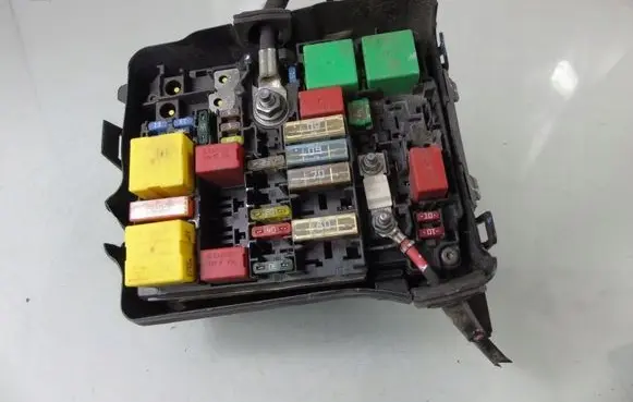 Peugeot 208 Fuse module