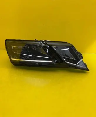 Skoda Octavia Mk3 (5E) Headlight/headlamp 5E1941016D
