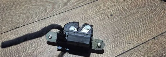 Fiat Punto (199) Tailgate/trunk/boot lock/catch/latch 55701971