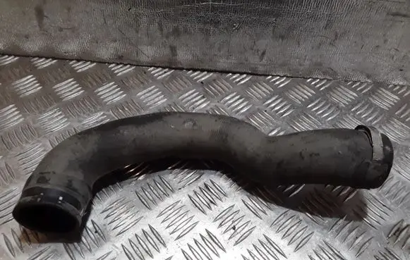 Opel Zafira B Intercooler hose/pipe 315840884