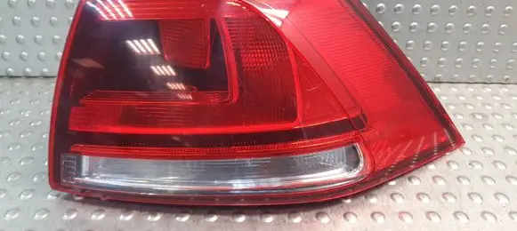 Volkswagen Golf VII Rear/tail lights 5G0945096P