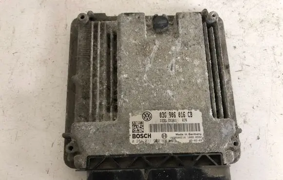 Volkswagen Golf V Engine control unit/module 03G906016CB