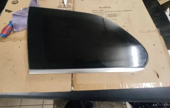 Volvo XC60 Side middle window/glass 43R00054 DOT57M1535AS3 E000186