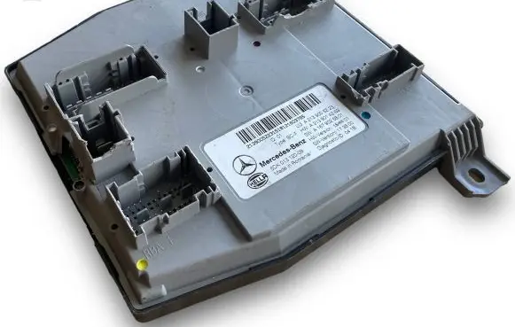 Mercedes-Benz E W213 SAM control unit A2139005223