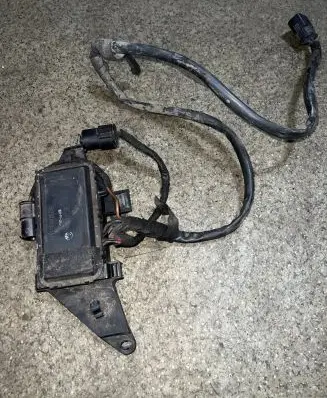 BMW 5 E39 Coolant fan relay 67326921354
