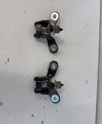 Dodge Durango Loading door hinge set 21240
