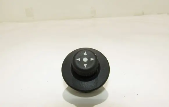 Peugeot Partner Wing mirror switch 185526