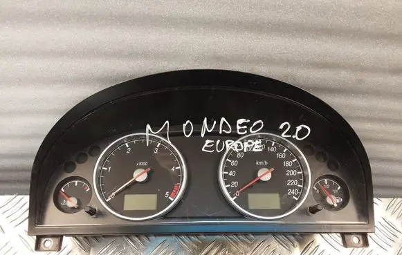 Ford Mondeo Mk III Speedometer (instrument cluster)