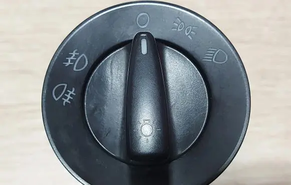 Skoda Fabia Mk2 (5J) Light switch 1U0941531D