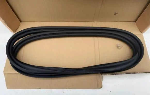 Tesla Model 3 Trunk rubber seal (body) 109106900E 1091069