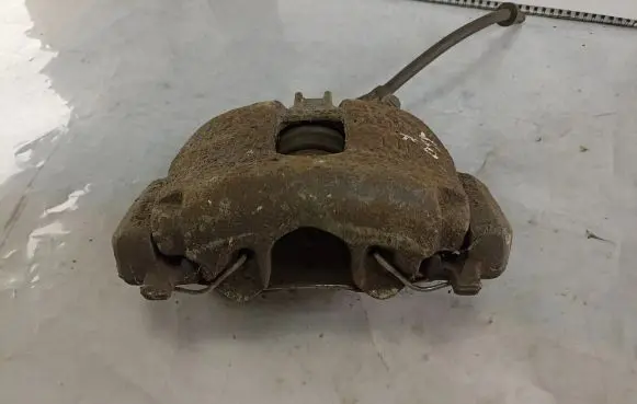 Volvo S60 Front brake caliper 9209722 LH9209723