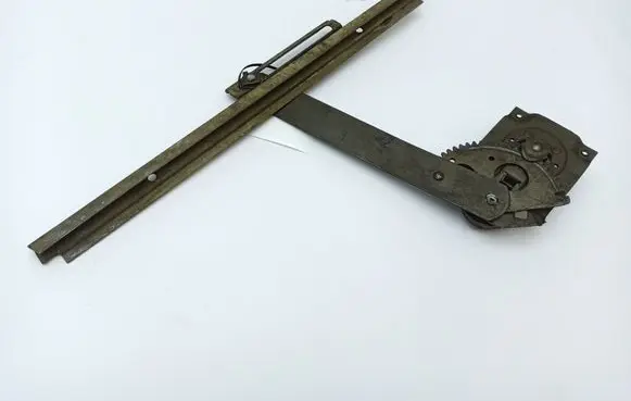 Mercedes-Benz COMPAKT W115 Rear door manual window regulator 