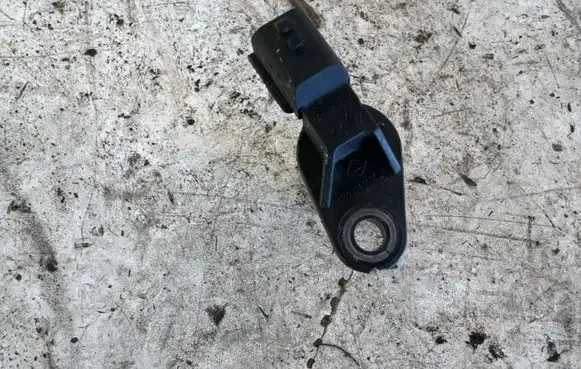 Mercedes-Benz A W176 Crankshaft position sensor 8200885209