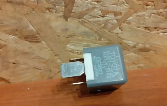 Lexus CT 200H Other relay 9098702025 739