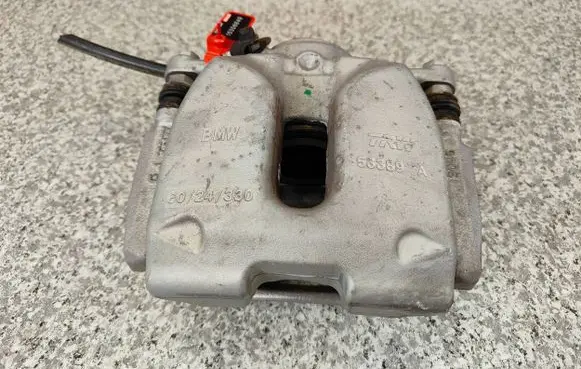 Front brake caliper