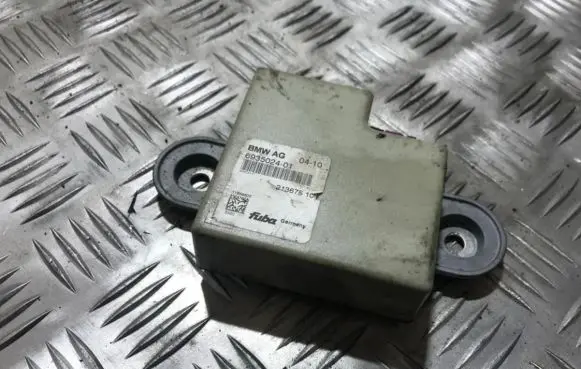 BMW 3 E90 E91 Antenna control unit 693502401 6935024-01