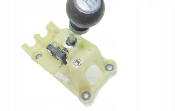Nissan Pixo Gear shifter/selector