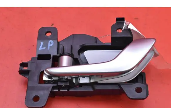 Hyundai Kona I Front door interior handle 82613-BE010