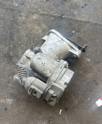 Audi A6 S6 C5 4B Throttle valve