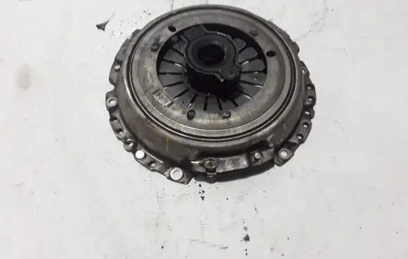 Renault Master III Pressure plate 8200942960