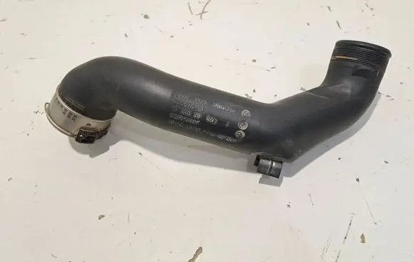 BMW 5 GT F07 Intercooler hose/pipe 7582314