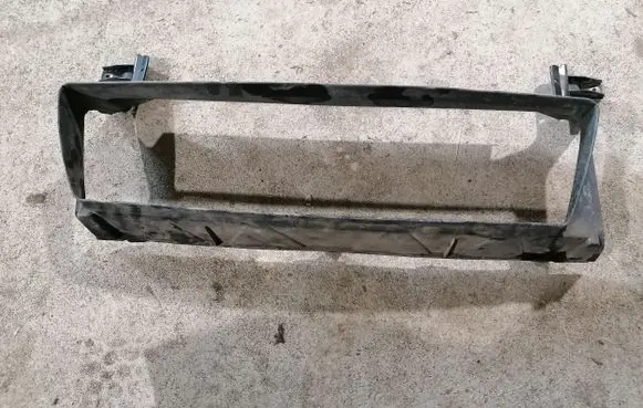 Volvo S40 Intercooler air channel guide 