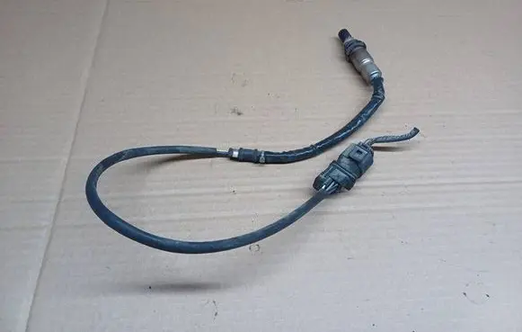 Skoda Octavia Mk2 (1Z) Lambda probe sensor 03F906262