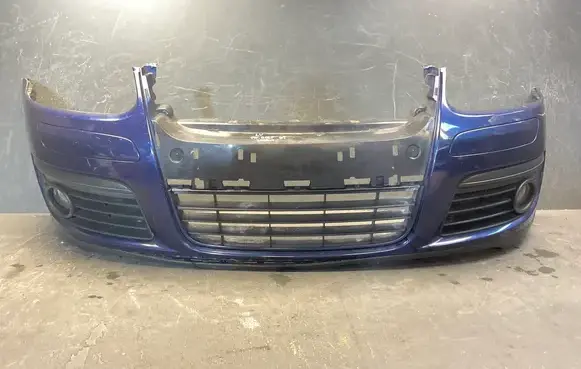 Volkswagen Golf V Front bumper 1K0807221C 1K0805903