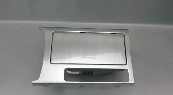 Cup holder front