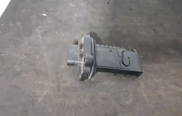 BMW 5 F10 F11 Mass air flow meter 0281006092