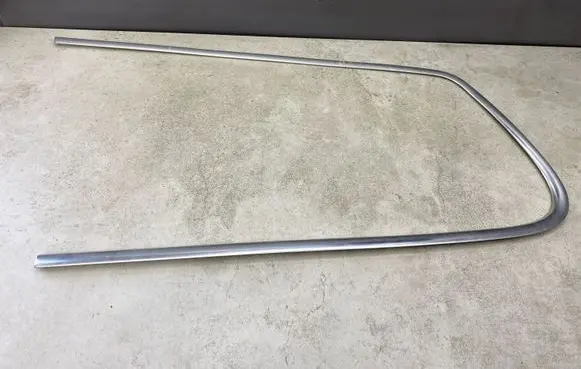 Volkswagen PASSAT B6 Rear side glass trim 3C9853345