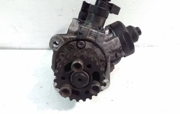 Volkswagen PASSAT CC Fuel injection high pressure pump 03L130755L 0445010526