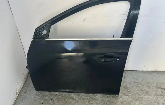 Chevrolet Cruze Front door
