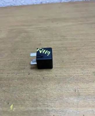 Mercedes-Benz R W251 Other relay A0025421319 F2119