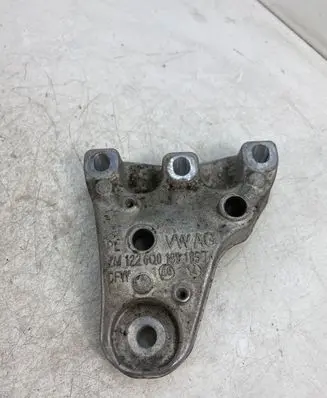 Audi A1 Engine mounting bracket 6Q0199185T